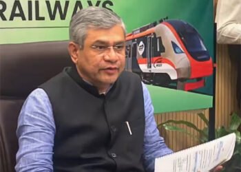 महाकुंभ पर 13 हजार ट्रेनें चलाने की योजना थी, हमने 16 हजार चला सुविधा बढ़ाई: अश्विनी वैष्णव