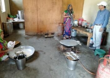 मथुरा में मिलावटी और दूषित खादय पदार्थ की जाँच को लेकर हो रही है ताबड़तोड़ कार्रवाई