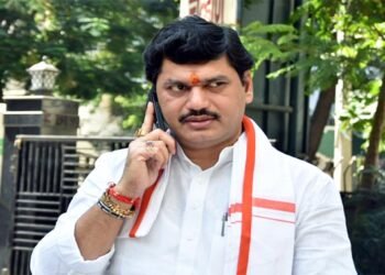 महाराष्ट्र : धनंजय मुंडे ने अपने पद से दिया इस्तीफा, मुख्यमंत्री देवेंद्र फडणवीस ने किया मंजूर