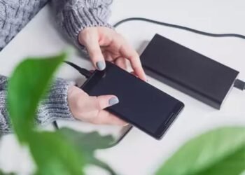 फोन में स्लो इंटरनेट की प्रॉब्लम बन गई है ‘सिरदर्द’? तो इन टिप्स से मिनटों में करें फिक्स