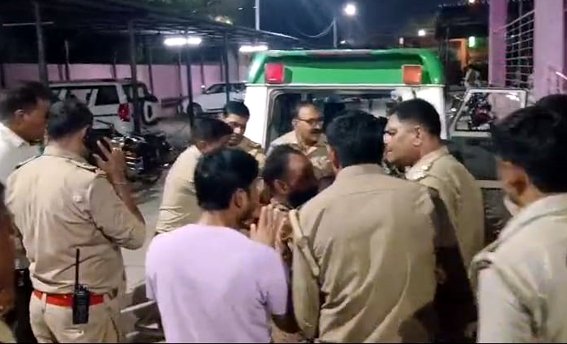 वृंदावन में गेस्ट हाउस के सीवर टैंक की सफाई करने में निकली जहरीली गैस से दो सफाई कर्मियों की दर्दनाक मौत