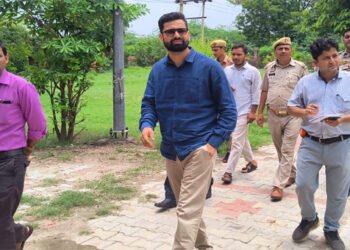 मथुरा वृंदावन के पार्कों की दशा दिशा बदलने में जुटे नगर आयुक्त