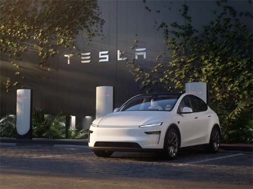 टेस्ला ने भारत में लॉन्च किया पहला चार्जिंग स्टेशन