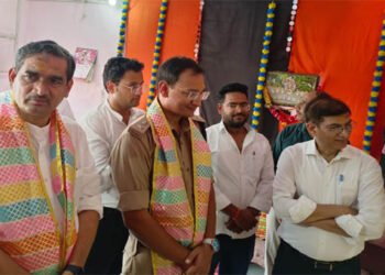 मथुरा के छुपे हुए पौराणिक मंदिरो की होगी कायापलट, डीएम-एसएसपी सहित जिले के डेढ़ दर्जन अधिकारी पहुंचे श्री कुब्जा कृष्ण मंदिर