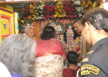 मथुरा के श्रीकुब्जा कृष्ण मंदिर में दर्शन कर राष्ट्रपति हुई निहाल, जन्मभूमि पहुंची