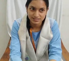 मथुरा में केआर कॉलेज की छात्राओं ने संभाली डीआईओएस की कुर्सी