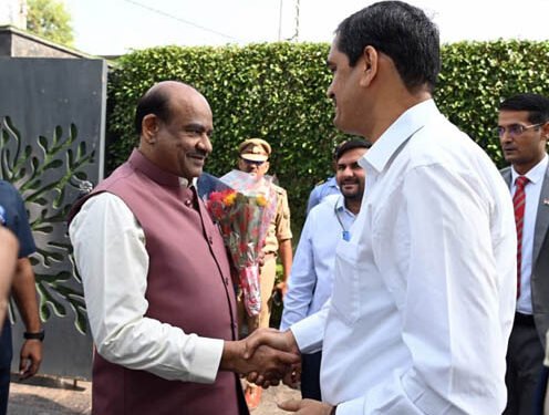 बरसाना पहुंचे लोकसभा अध्यक्ष ओम बिरला, मुरारी बापू की कथा का उठाया लाभ