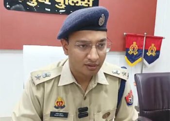 मथुरा में एसएसपी की बड़ी कार्रवाई , कोसीकलां थाना-चौकी प्रभारी सिपाही लाइन हाजिर