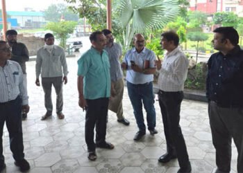 मुख्यमंत्री से शिकायत का असर : विकास प्राधिकरण उपाध्यक्ष ने वृंदावन में हरे कृष्ण ऑर्किड सोसायटी में कराई सीलिंग की बड़ी कार्यवाही