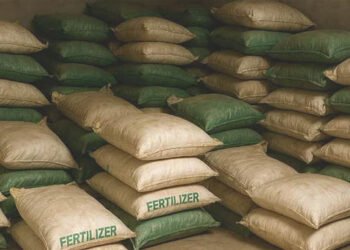 मथुरा में एसटीएफ ने पकड़ा नकली खाद का बड़ा जखीरा