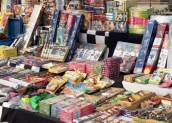 मथुरा जनपद में तीन दिन 11 स्थानो पर बिकेगी आतिशबाजी