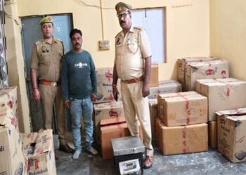 मथुरा में कई थाना क्षेत्रों से पकड़ी पुलिस ने 700 किलो आतिशबाजी, तीन गिरफ्तार