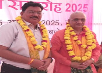 मथुरा की सबसे बड़ी पॉश कालौनी राधापुरम एस्टेट सोसाइटी के अध्यक्ष के रूप में डीके दुबे ने ली शपथ