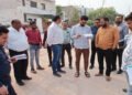 सीएम–ग्रिड योजना में बन रही गोविन्द नगर सड़क निर्माण का नगर आयुक्त ने किया निरीक्षण