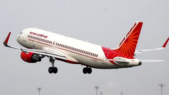 एअर इंडिया के 2 पायलट ने लाइसेंस न होने के बाद भी उड़ाया विमान , रिपोर्ट के बाद मचा बवाल