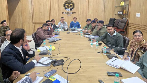 मथुरा वृंदावन की दमतोड़ चुकी ट्रैफिक व्यवस्था को बेहतर बनाने के लिए डीएम-एसएसपी ने कसी कमर