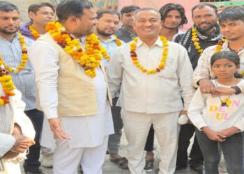 विकास को मिली नई गति: पार्षद मुन्ना मलिक ने 15 लाख की लागत से बनने वाली सड़कों का किया शिलान्यास