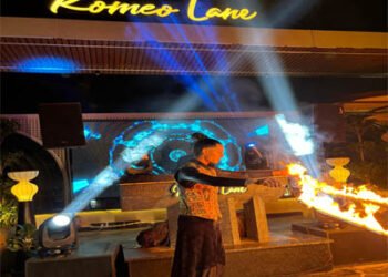 अंतर्राष्ट्रीय रेस्टोरेंट बार चेन रोमियो लेन का मथुरा में हुआ उद्घाटन