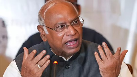 वंदे मातरम् को नारा बनाने वाली कांग्रेस ही थीः खरगे